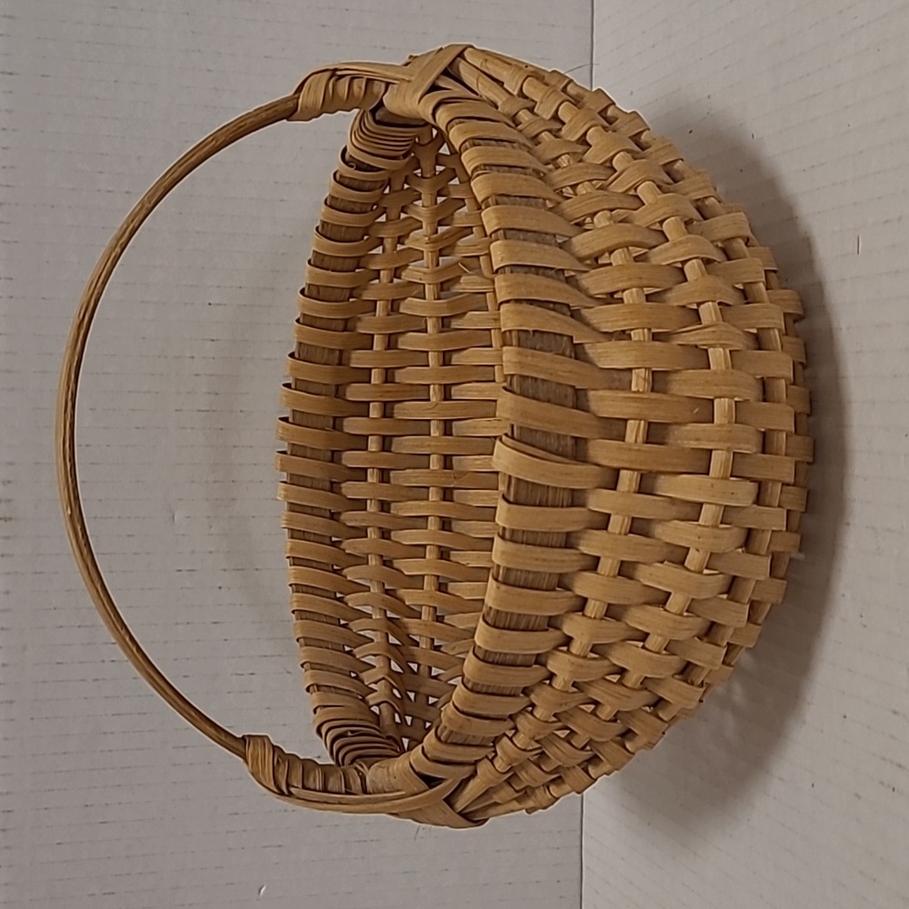 Beautiful Egg Basket - Picture 6 of 16